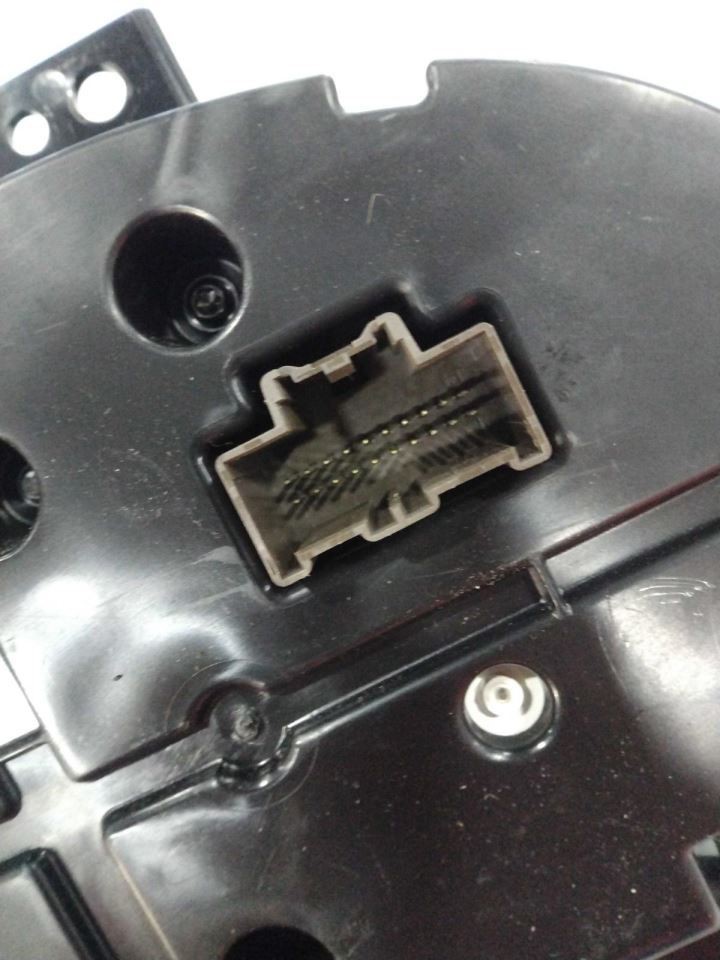 Speedometer Cluster 140 MPH Without S Badging Fits 18 300 571303