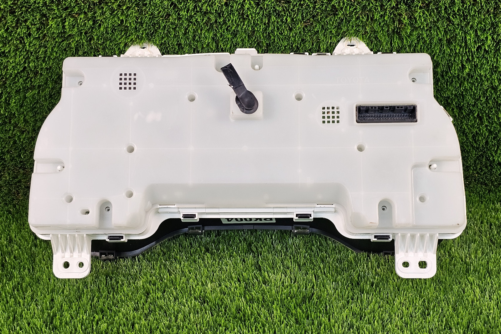 Toyota Tundra 2014 Instrument Cluster Speed meter gauges Oem used