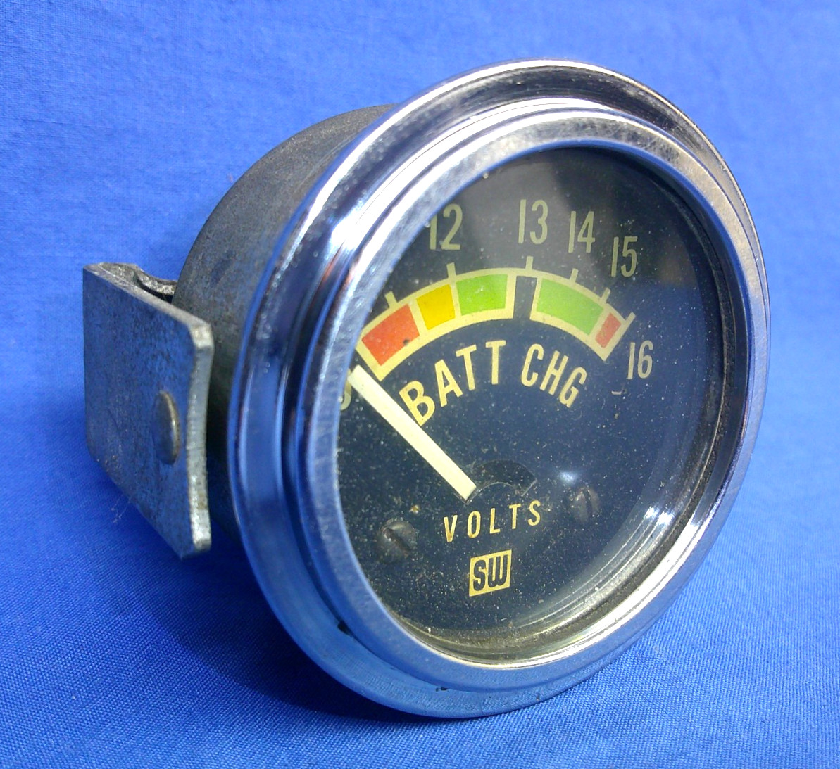 Vintage 1960s Stewart Warner Battery Charge Volts Gauge 2-1/16″