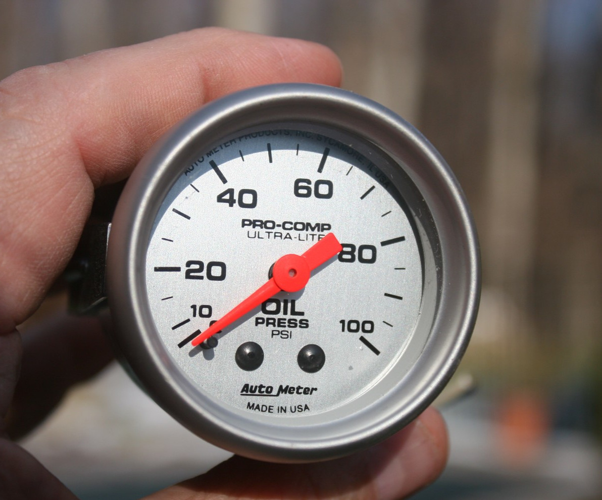 AutoMeter Pro-Comp Ultra-Lite 2 1/16″ 100 lbs Oil Pressure Gauge – 4321 – K