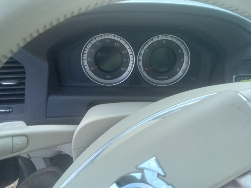 2013 60 Series OE Speedometer Gauge Cluster 94K Miles Volvo
