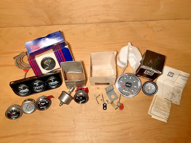 Vintage auto gauges Speedometer, oil pressure, Temperature SW Auto meter etc. 10