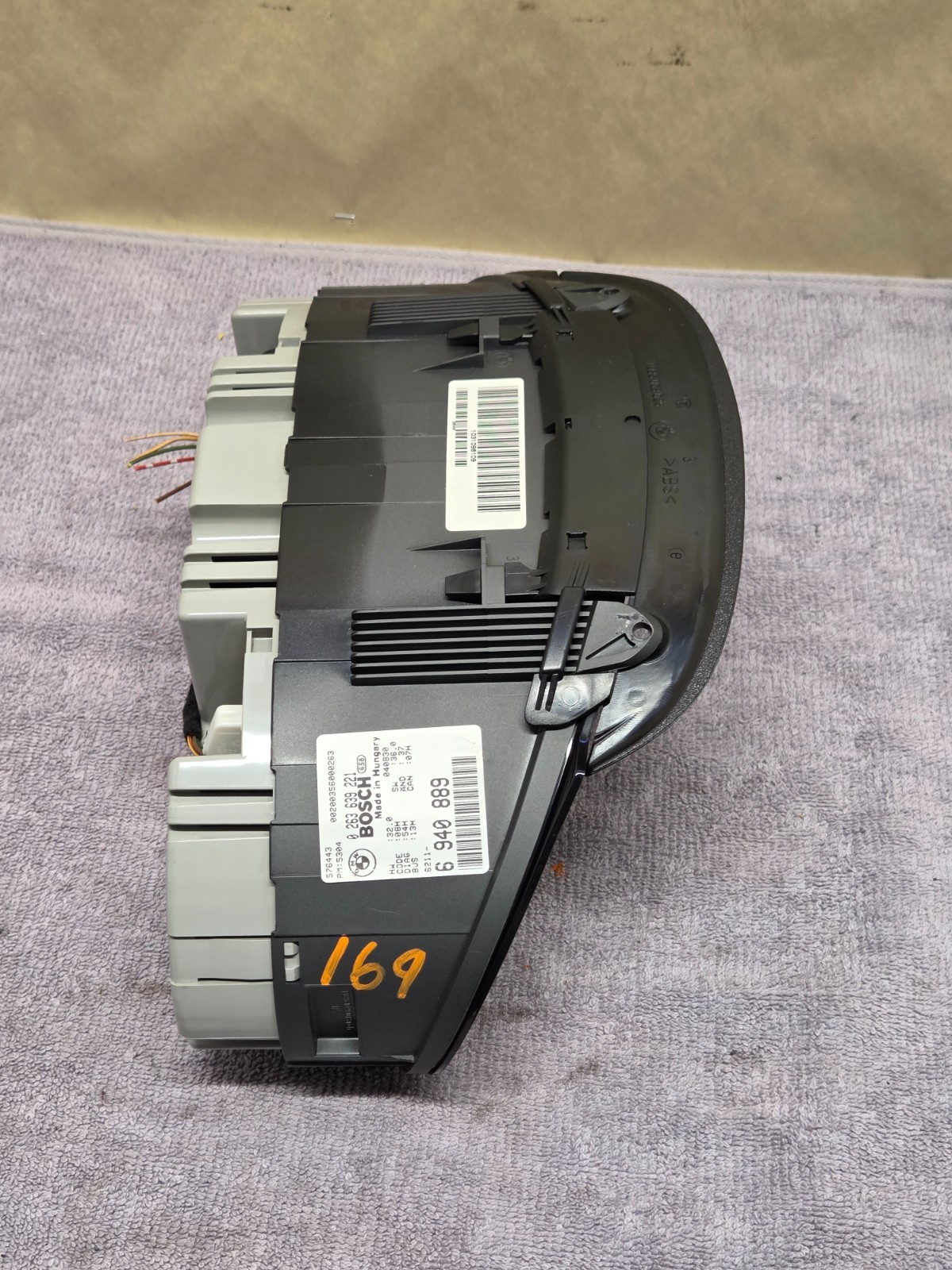 99-05 BMW 3 SERIES E46 330i AT Instrument cluster speedometer 169k MILES 6940889