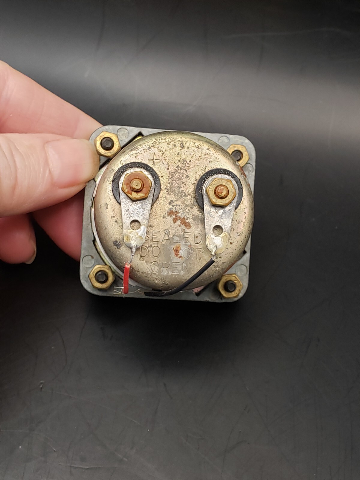 A&M Inst Gauge Mod. 135 – 374 Volts Amps DC 1 3/4″ x 1 3/4″ Untested