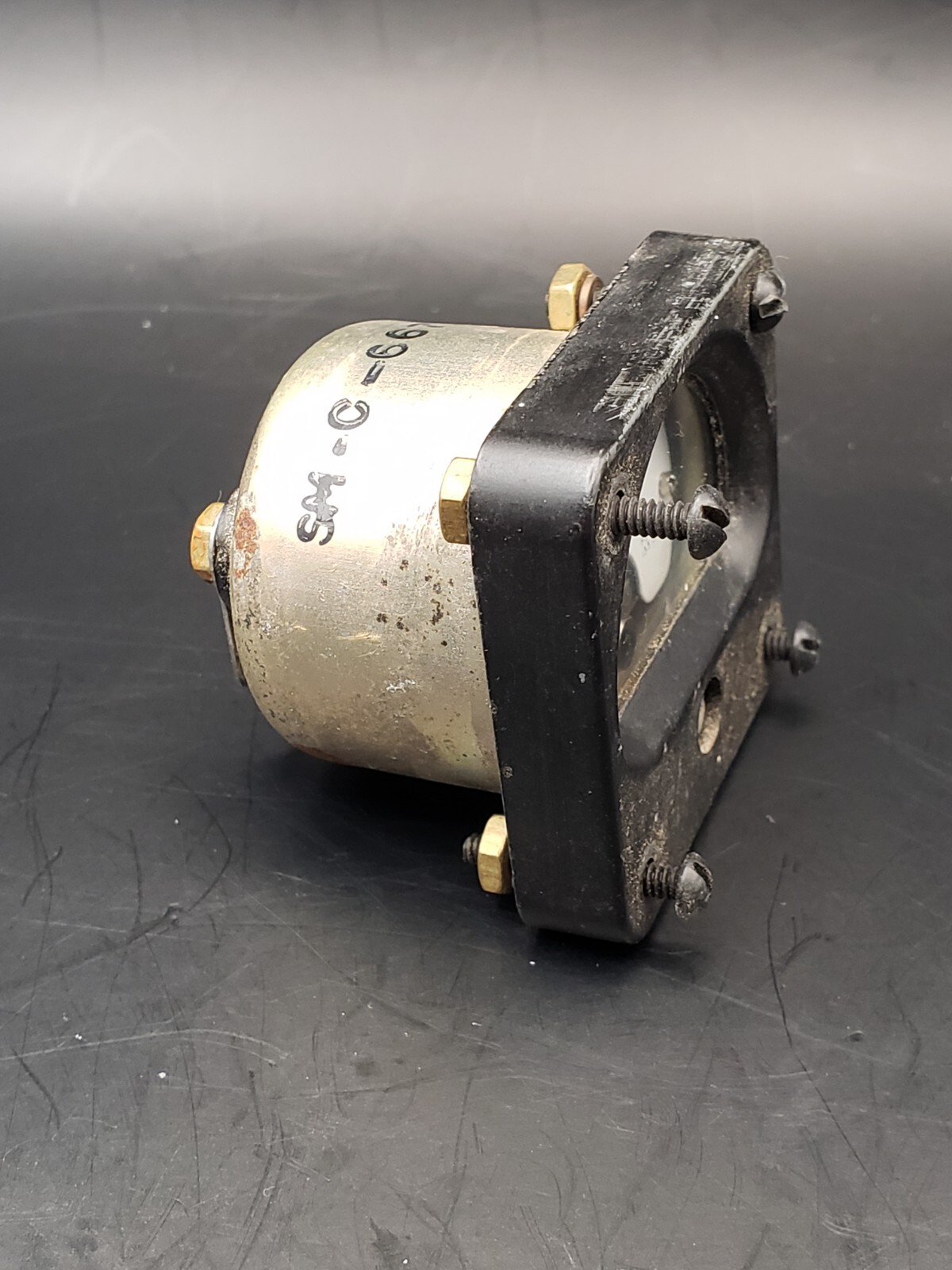 A&M Inst Gauge Mod. 135 – 374 Volts Amps DC 1 3/4″ x 1 3/4″ Untested