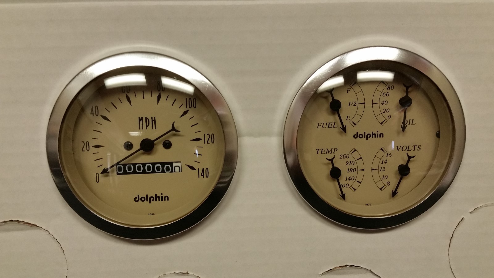DOLPHIN 3 3/8 QUAD TAN MECH STREET ROD GAUGE SET STREET ROD HOT ROD, UNIVERSAL