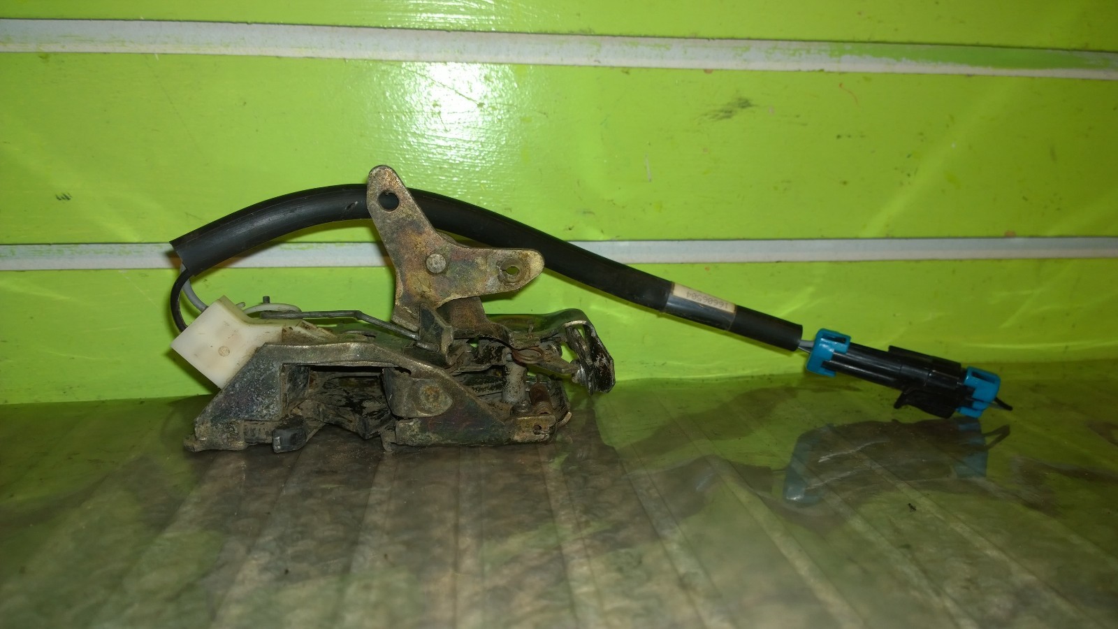 88-96 OLDSMOBILE CIERA SL PASSENGER RIGHT FRONT DOOR LOCK LATCH OEM 1336-4