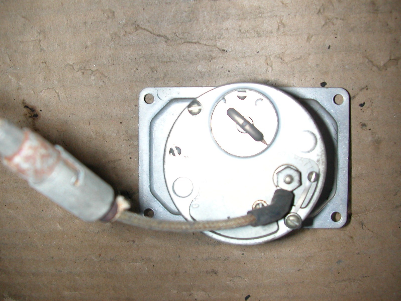 VINTAGE AUTO DASHBOARD CLOCK – 1950’S? FOR PARTS OR RESTORATION