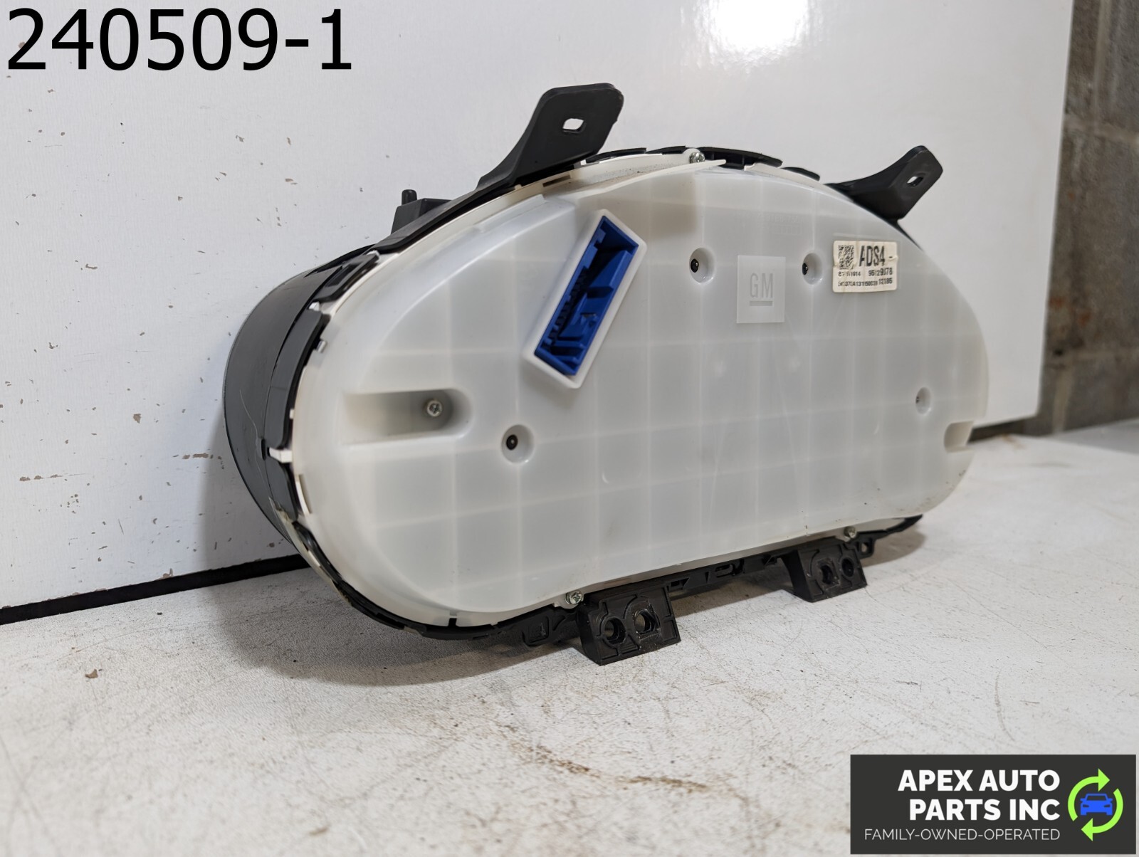 OEM 2014 Chevrolet Cruze 1.4L Speedometer MPH With Black Instrument Cluster