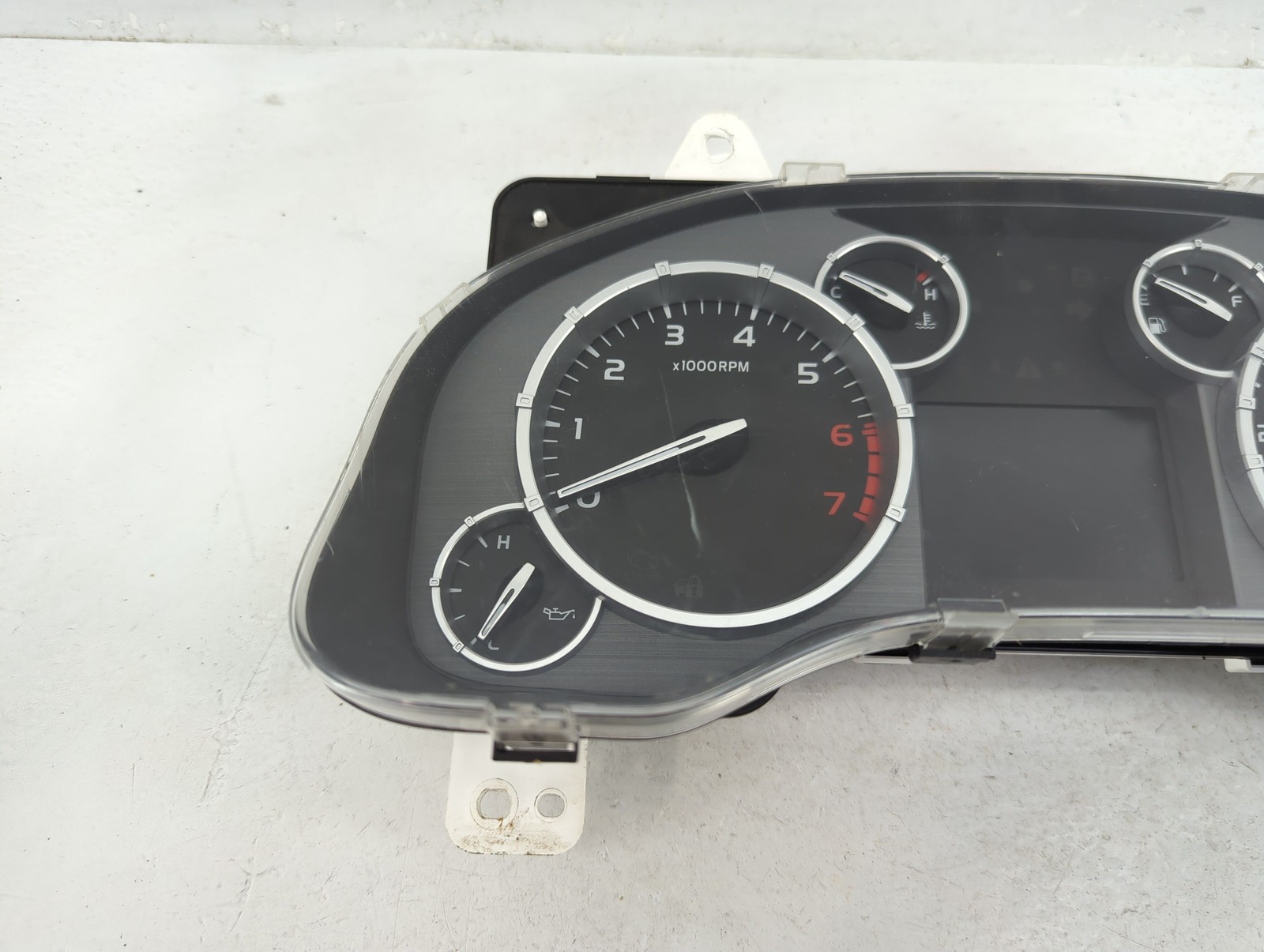 2014-2014 Toyota Tundra Speedometer Instrument Cluster Gauges CHOG9
