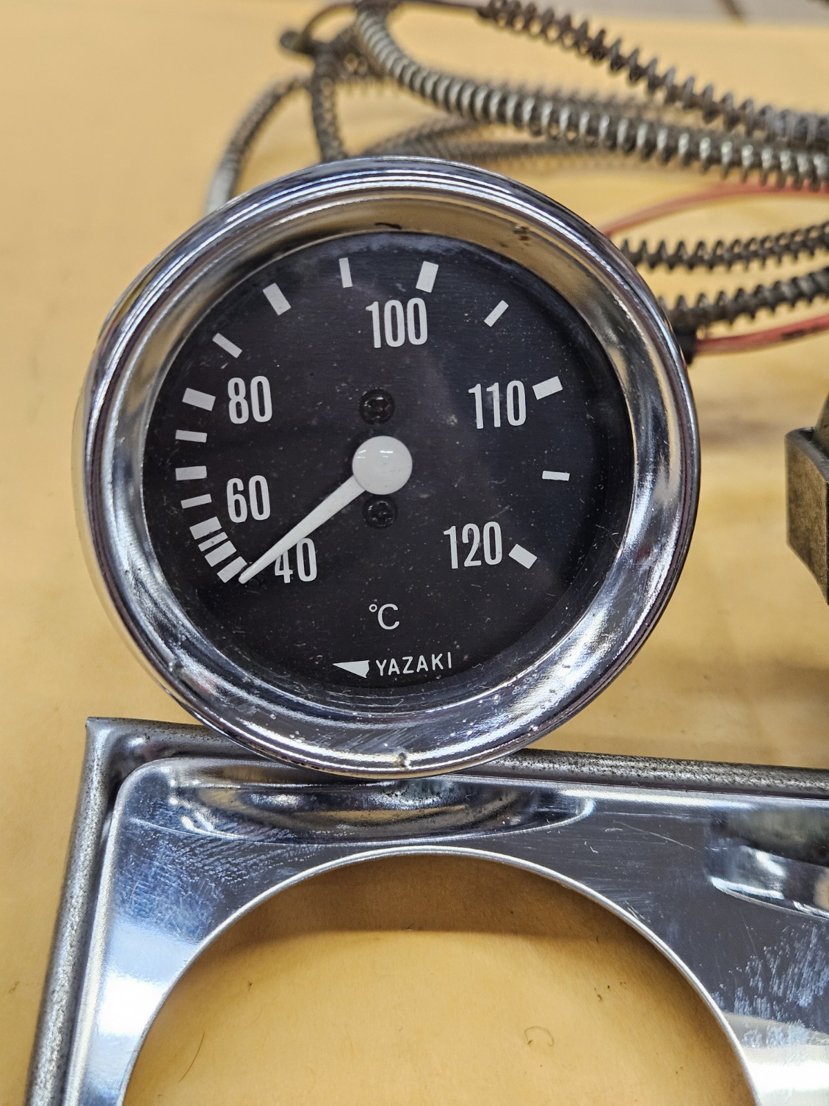 EARLY SMITHS CLASSIC OIL PRESSURE YAZAKI WATER TEMPERATURE 2-1/8″ PAIR GAUGE SET