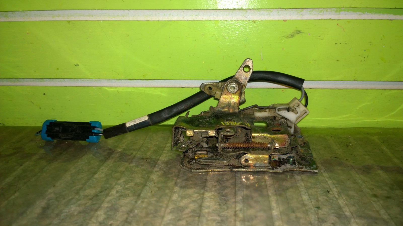 88-96 OLDSMOBILE CIERA SL PASSENGER RIGHT FRONT DOOR LOCK LATCH OEM 1336-4