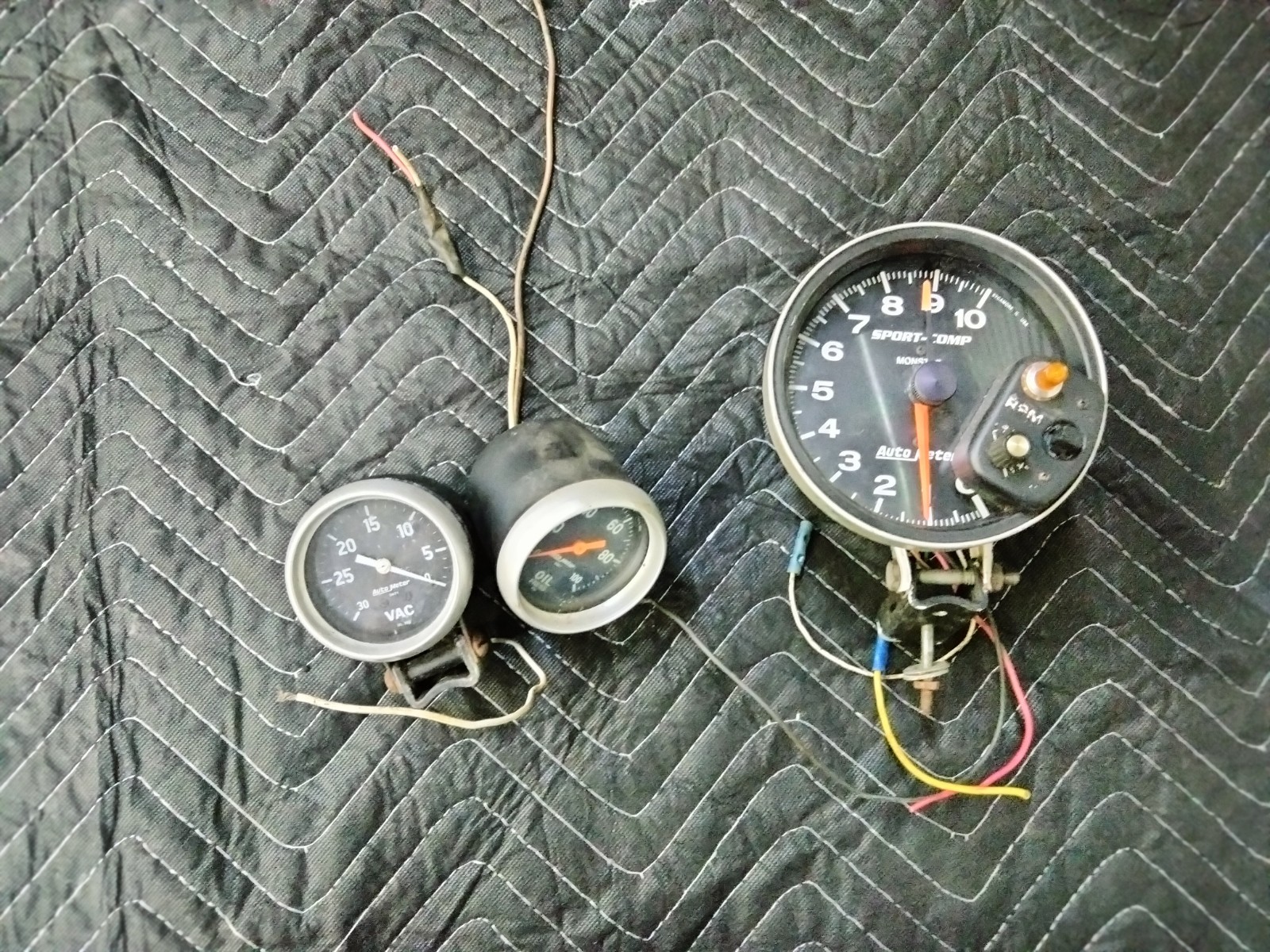 AUTOMETER TACH,OIL PRESSURE & VACUUM GAUGE DW/JP