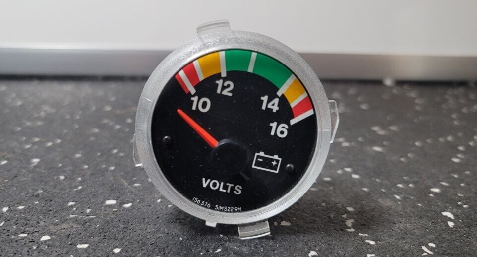 MACK Battery Voltage Gauge 25152987