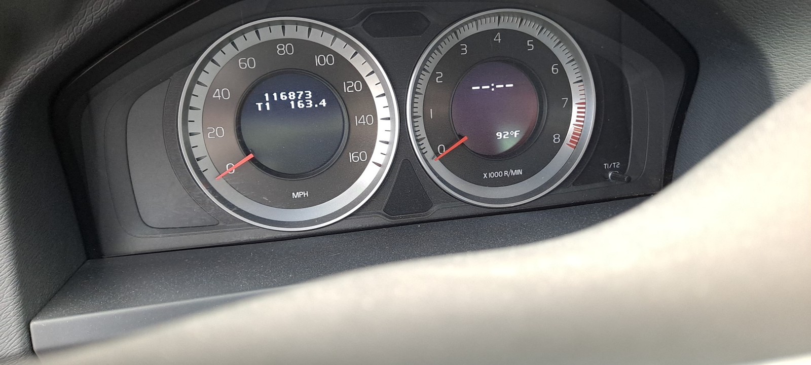 2013 60 Series OE Speedometer Gauge Cluster 116K Miles Volvo