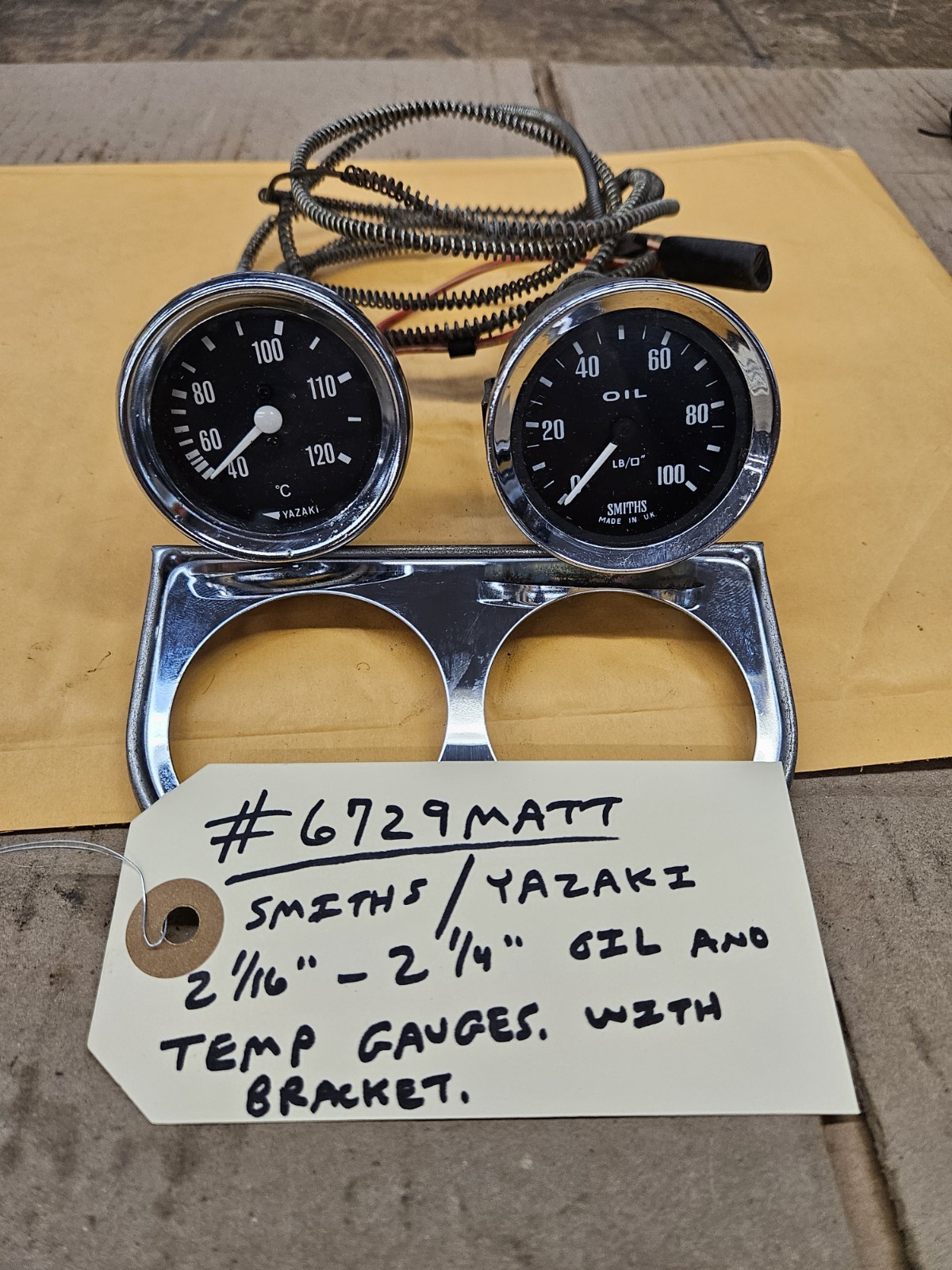 EARLY SMITHS CLASSIC OIL PRESSURE YAZAKI WATER TEMPERATURE 2-1/8″ PAIR GAUGE SET