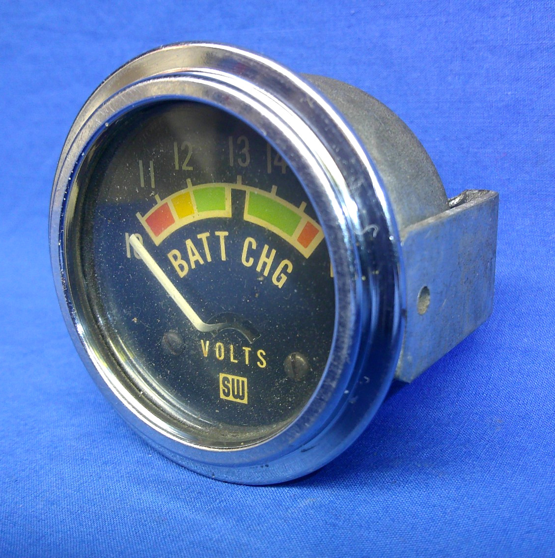 Vintage 1960s Stewart Warner Battery Charge Volts Gauge 2-1/16″