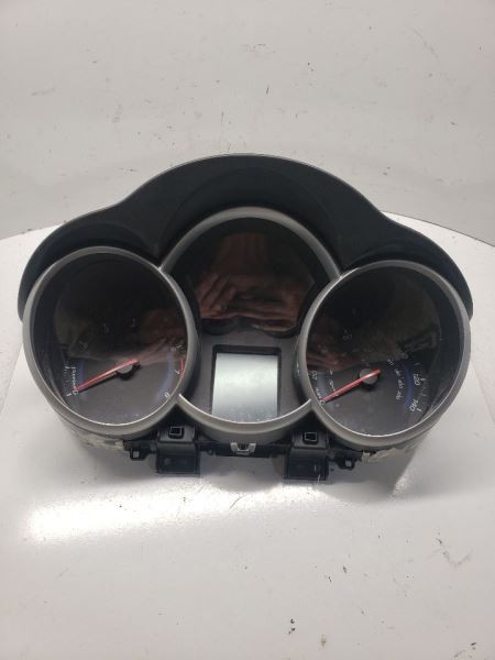 2013-2014 Chevrolet Cruze Speedometer MPH US Market With Black OEM 1084389