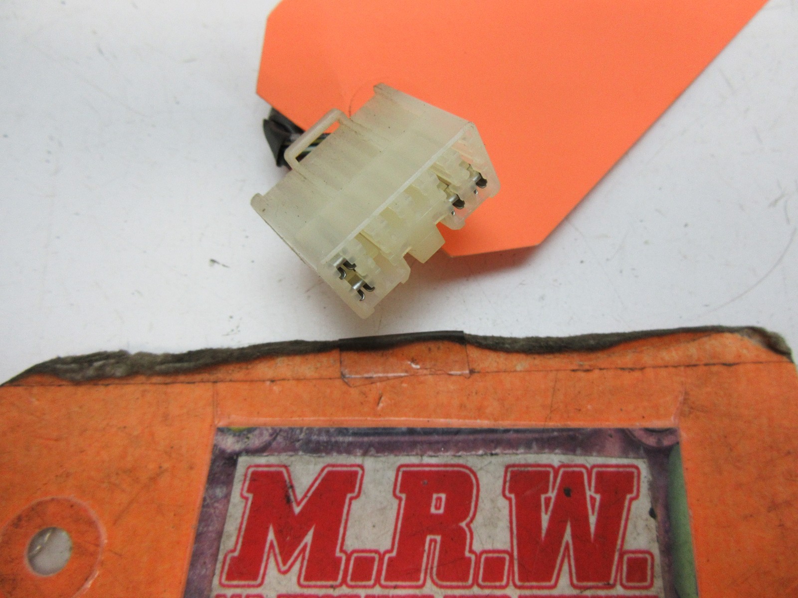 WIRE PLUG CONNECTOR PIG TAIL HARNESS END CLIP OFF FOG LIGHT LAMP DASH SWITCH