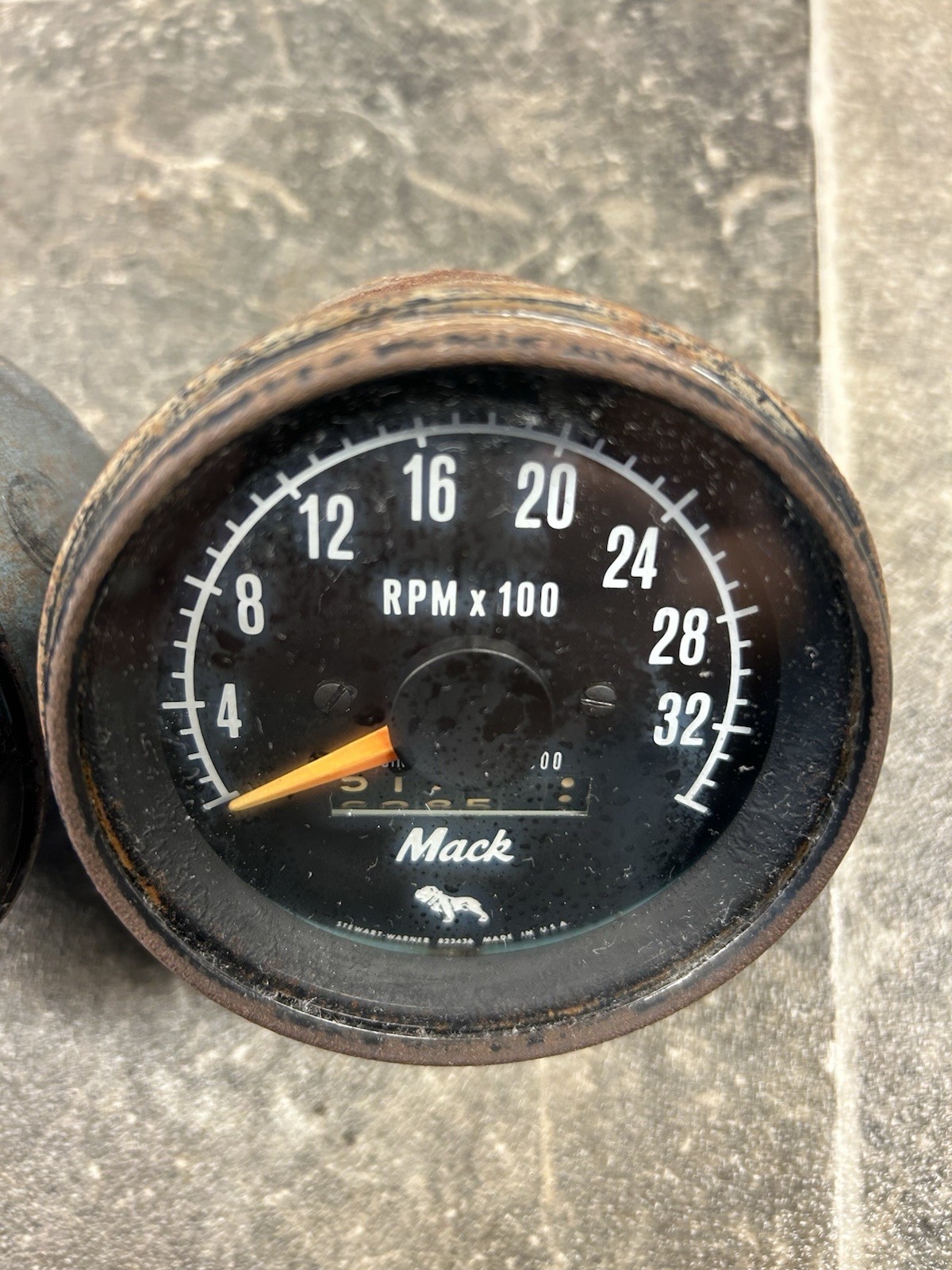 Mack Truck Speedometer (823426) & Tachometer (823436) Stewart Warner