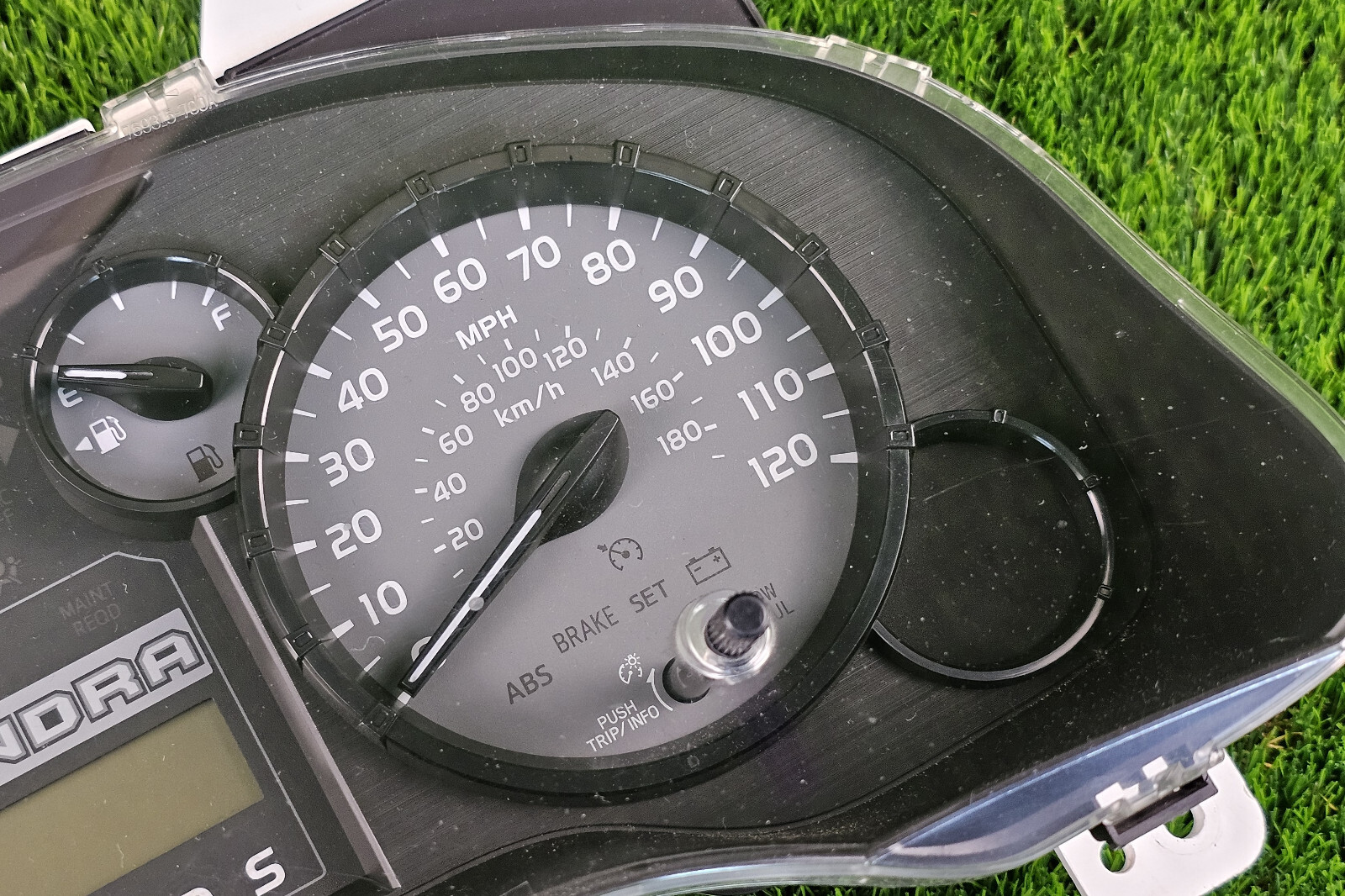 Toyota Tundra 2014 Instrument Cluster Speed meter gauges Oem used