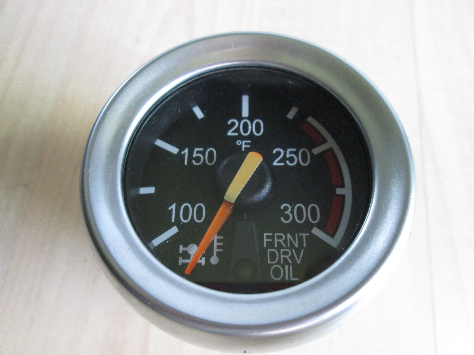 Peterbilt 387 Q43-6013-003E Front Axle Oil Temp Gauge 100-300F FRNT DRV #M260RQ