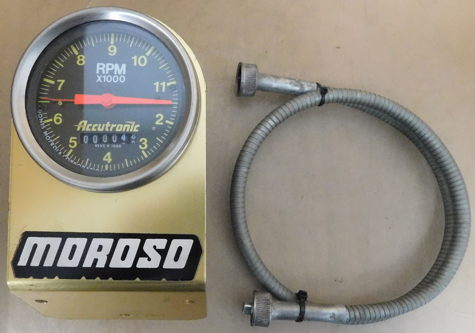 Accutronic DL-313-1 Mechanical Tach,11,500 RPM, 3-3/4″ Face, Telltale, Rear Exit