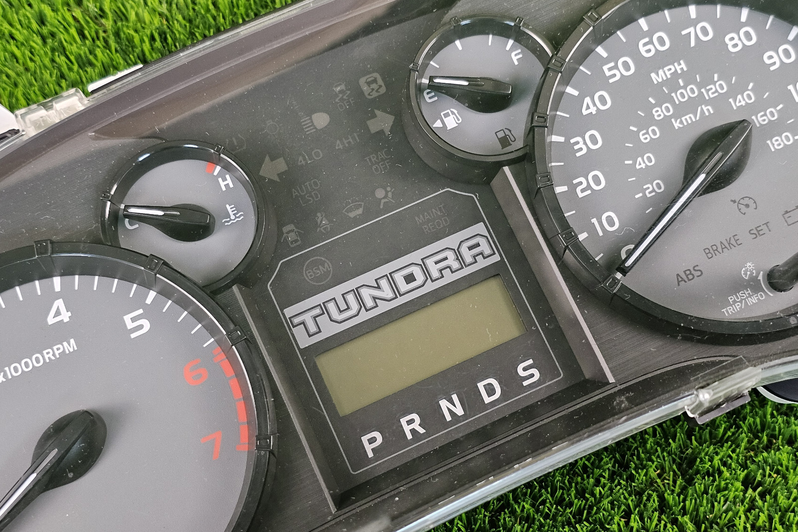 Toyota Tundra 2014 Instrument Cluster Speed meter gauges Oem used