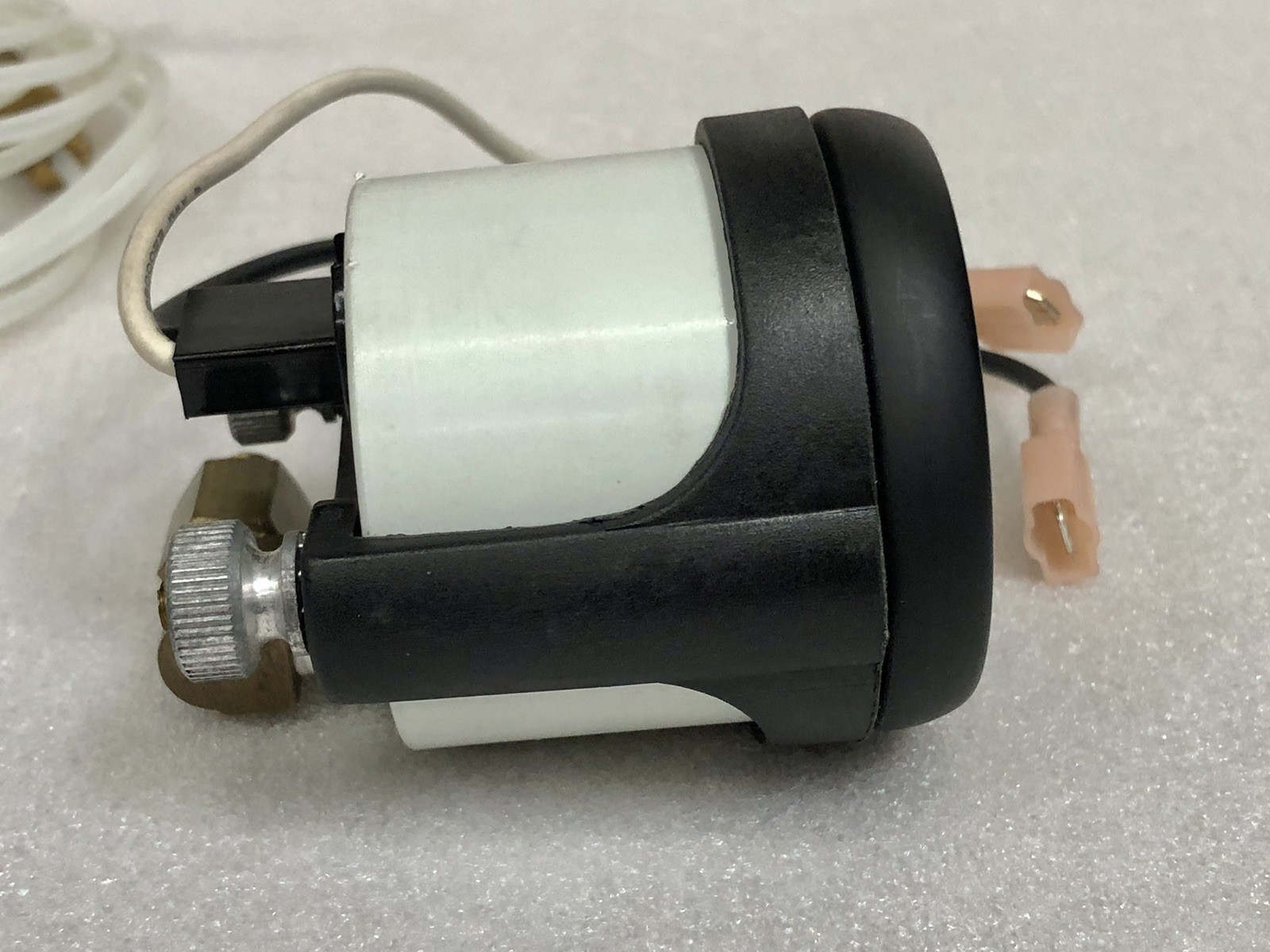 AutoMeter 2601 Z-Series Mechanical Boost/Vacuum Gauge 20 PSI, 2-1/16 in *NOS*