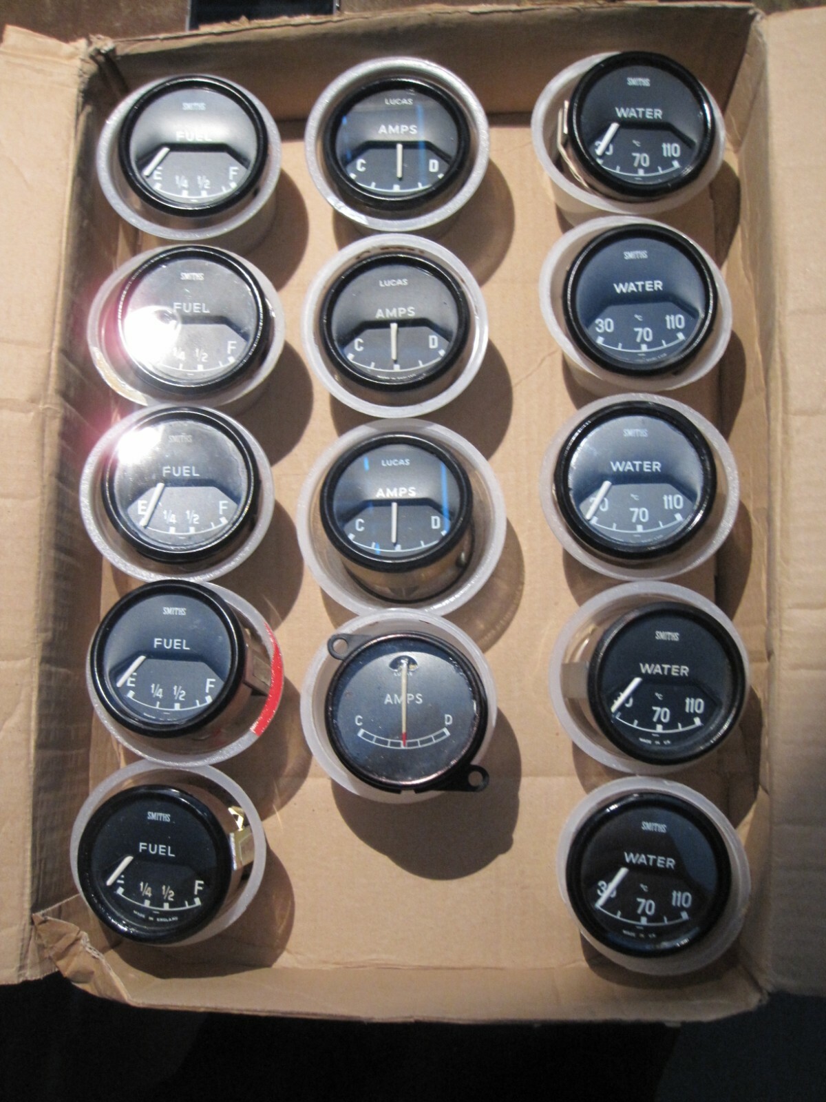 JAGUAR SPEEDOMETER, s/n 6317/00 in really great looking condition
