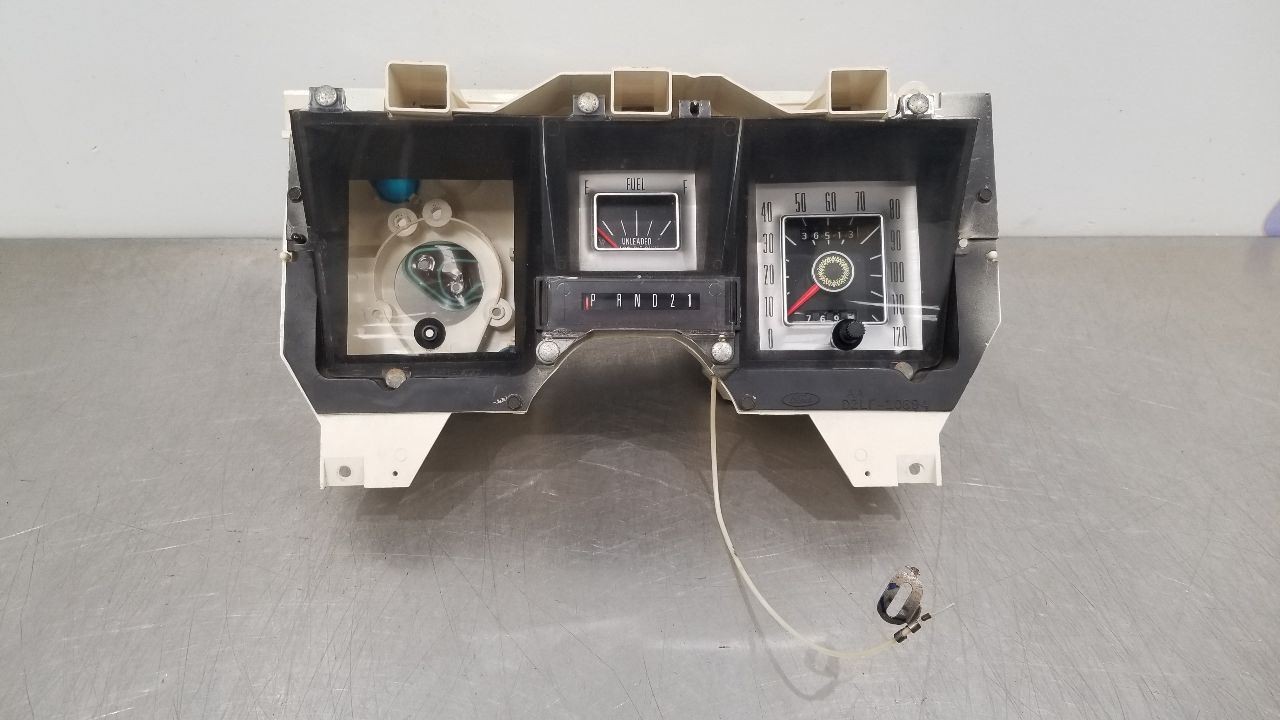 76 LINCOLN CONTINENTAL MARK IV CARTIER SPEEDOMETER INSTRUMENT CLUSTER D2LF-10848