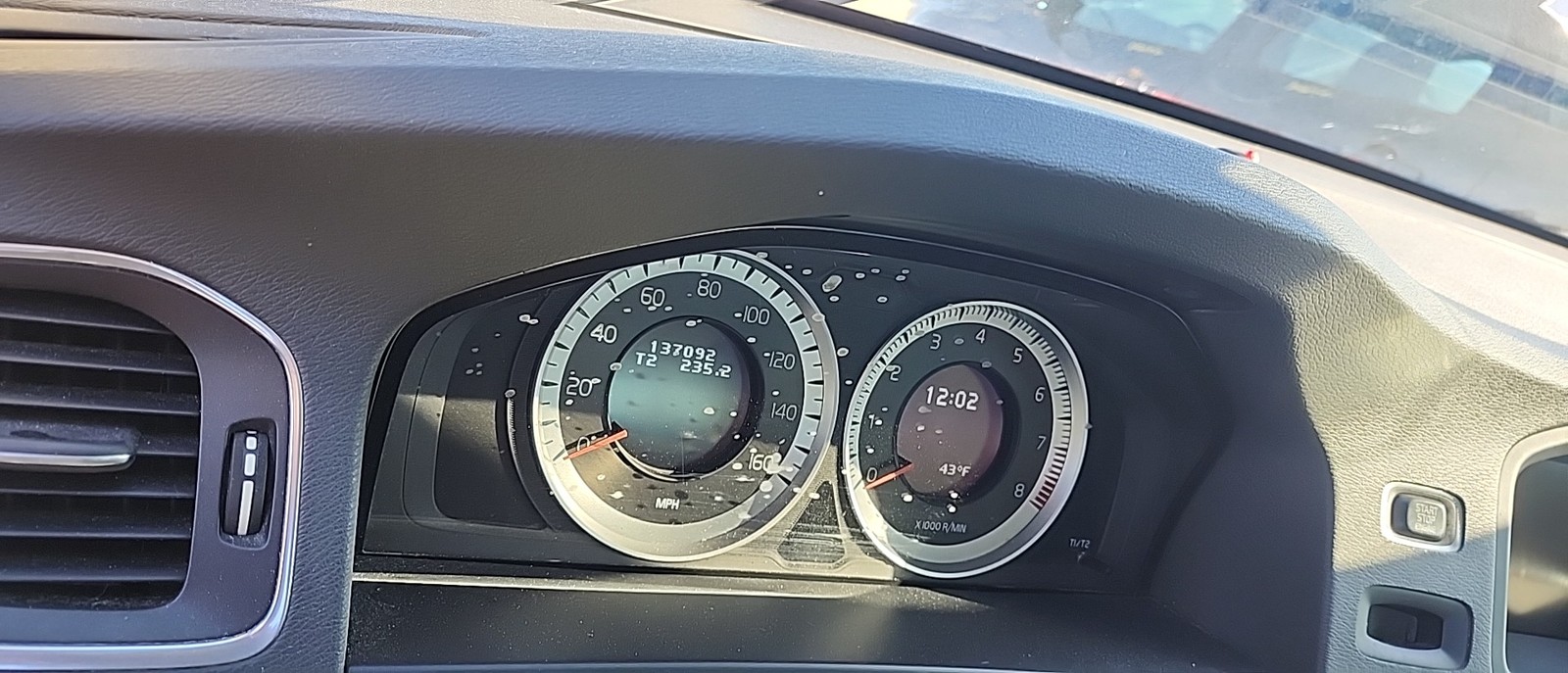 2013 60 Series OE Speedometer Gauge Cluster 137K Miles Volvo