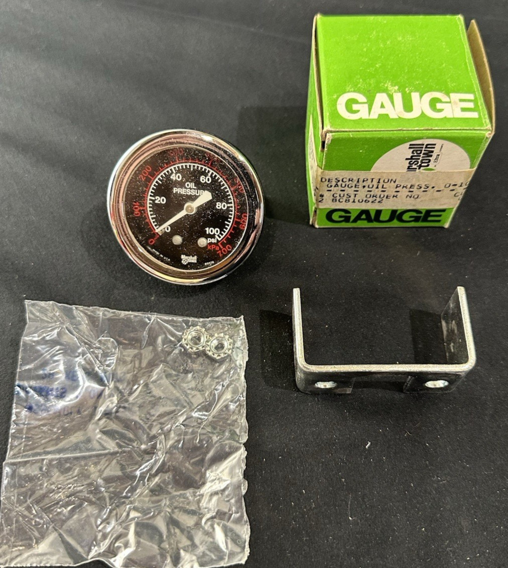 New Marshall Town 89938 Oil Pressure Gauge 0-100 PSI 1-3/4″ Diameter Dial