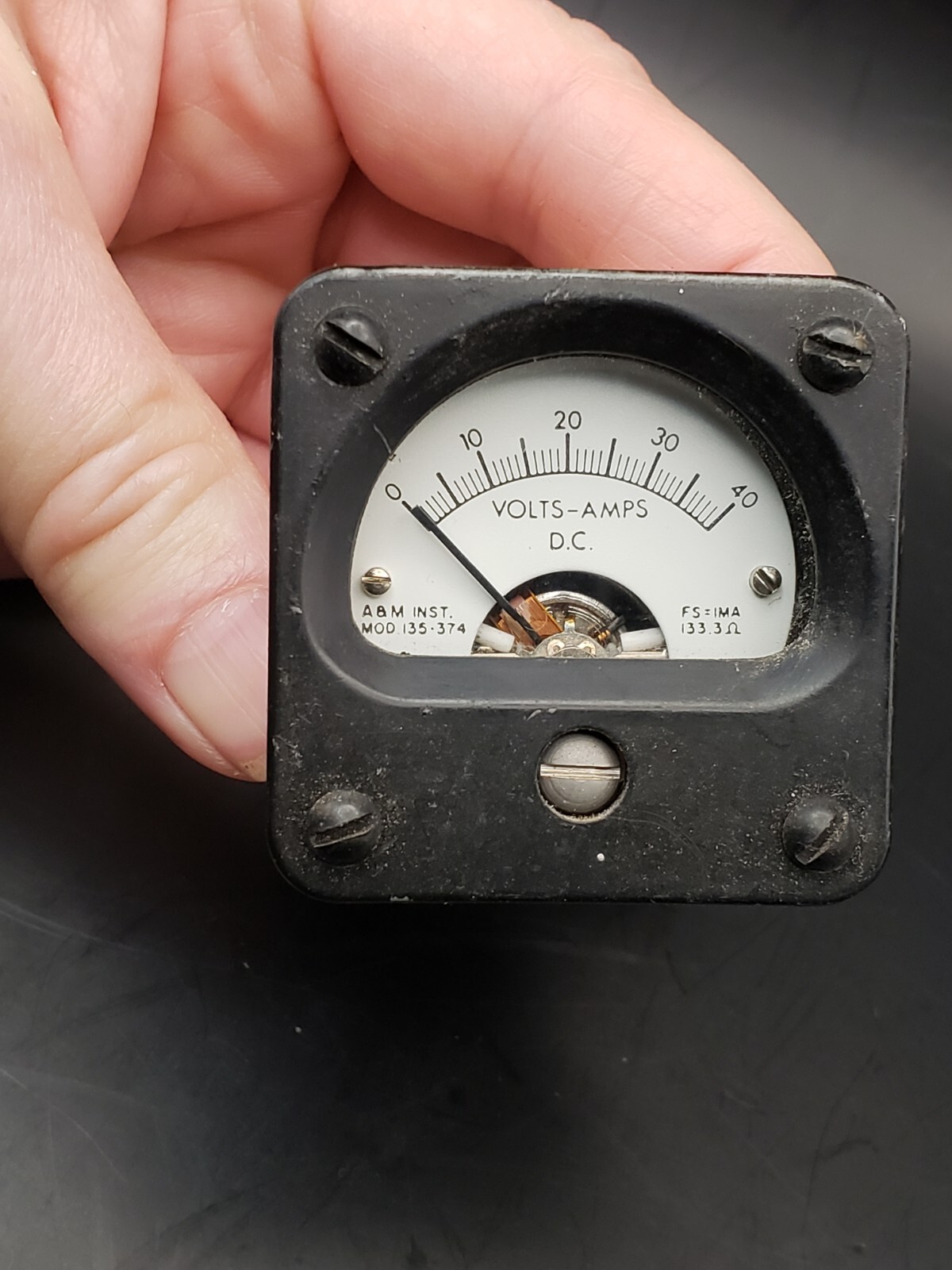 A&M Inst Gauge Mod. 135 – 374 Volts Amps DC 1 3/4″ x 1 3/4″ Untested